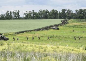 Яценюк подает в суд на клеветников: опубликованы настоящие фото проекта «Стена»