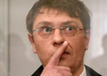 Адвокат Крючкова заявил, что по делу «Центрэнерго» собственным имуществом может ответить Порошенко