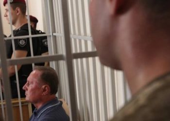 Суд отменил домашний арест Ефремову и позволил снять электронный браслет