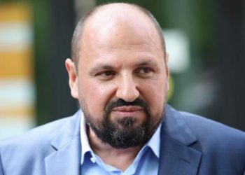 Суд закрыл административное дело против Розенблата