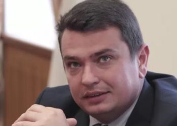 СМИ обнародовали документы о получении Сытником квартиры за счет взяток