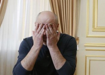 «Съездил купил кровь и пошел убивать Бабченко»: следствие и фигуранты дела рассказывают свои версии событий