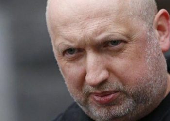 Дело за сдачу Крыма: политолог объяснил, к чему готовиться Турчинову