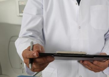 В Украине могут расширить список ограничений в сфере медобслуживания – эксперт