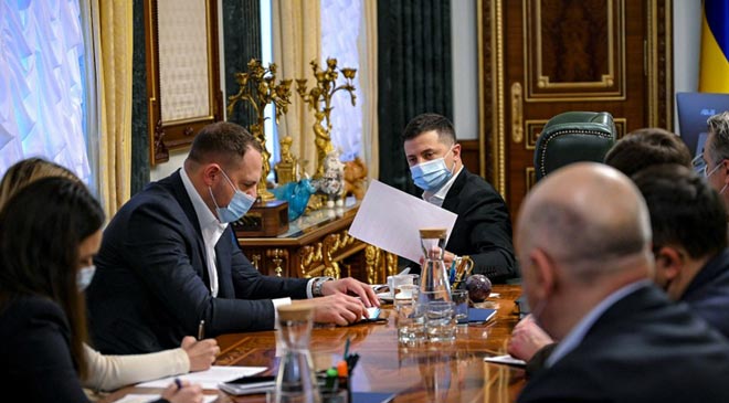 Действиями Зеленского