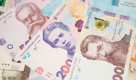 финансовых операциях украинцев