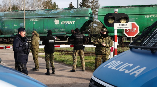 Польша продолжает блокаду
