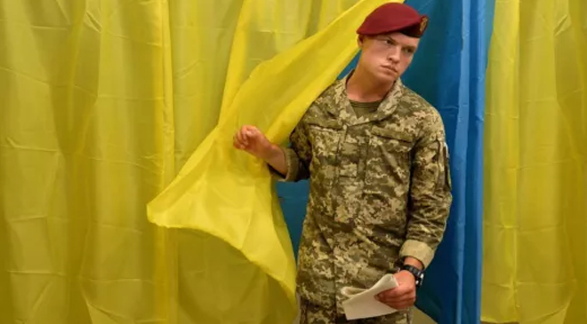 ПОЛИТИЧЕСКАЯ РАСТЯЖКА